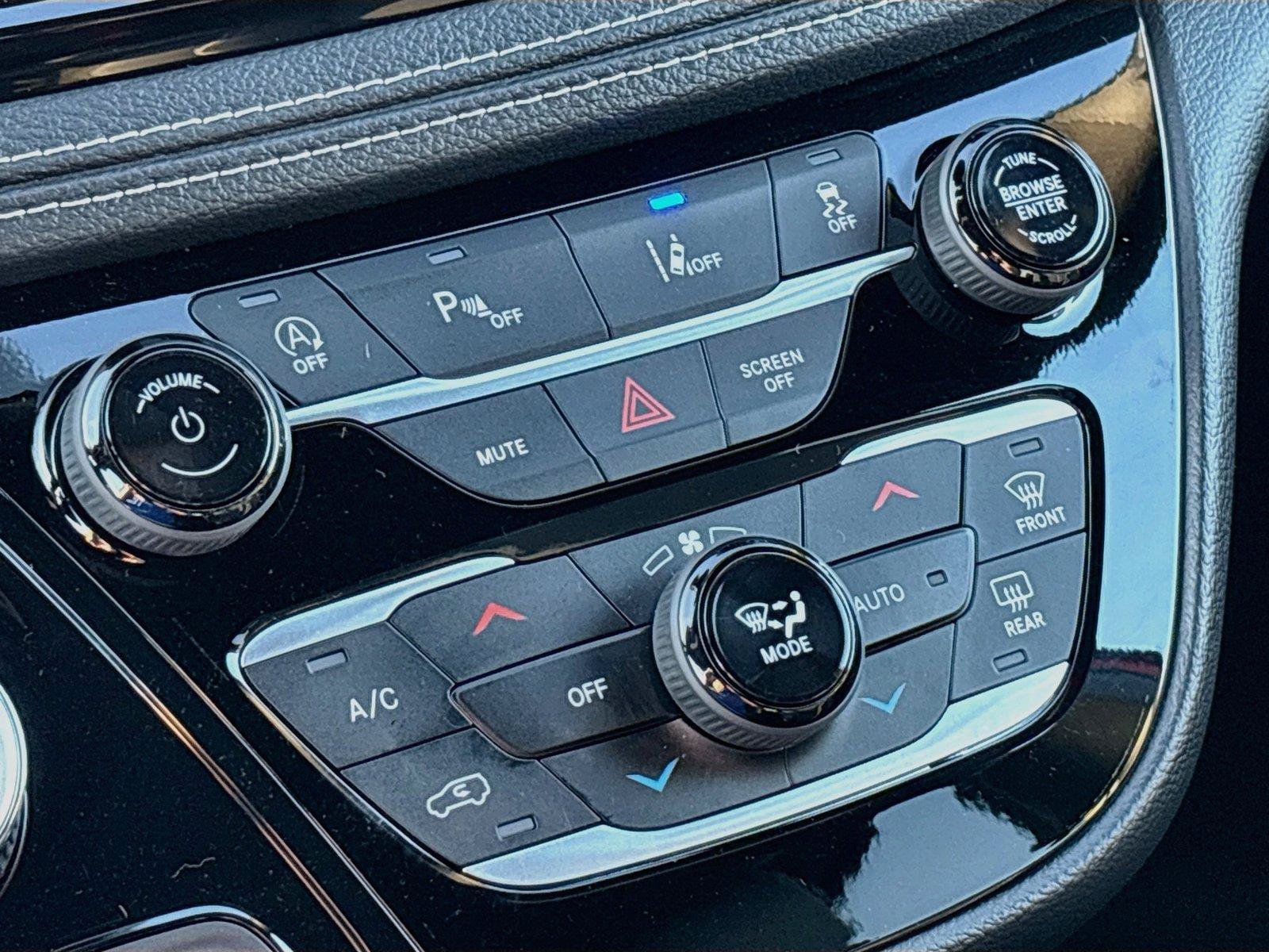 New 2027 Chrysler Pacifica Select AWD/4WD image 9