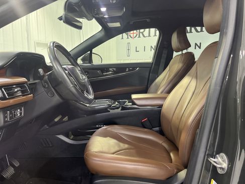 Used 2022 Lincoln Nautilus Reserve w/ Equipment Group 201A image 8