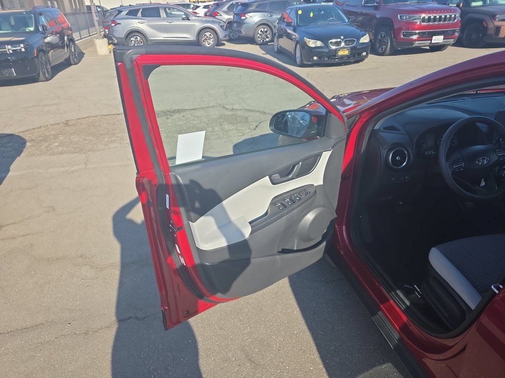 Used 2023 Hyundai Kona SE AWD/4WD image 10