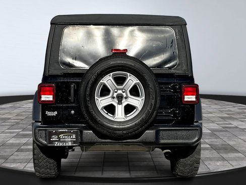 Used 2018 Jeep Wrangler Unlimited Sport S image 4