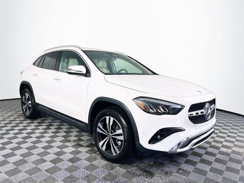 Used 2025 Mercedes-Benz GLA 250 4MATIC image 8