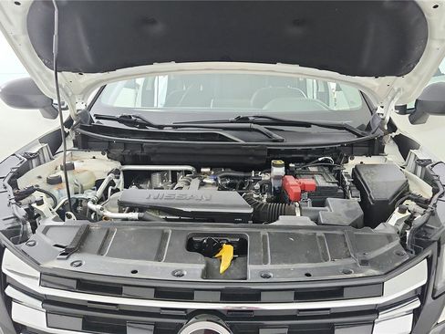 Used 2024 Nissan Rogue S FWD image 29