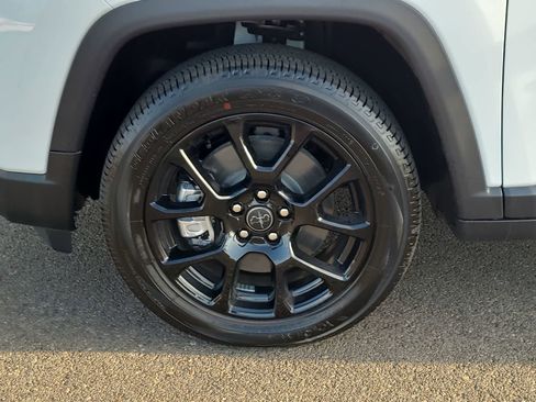 New 2026 Jeep Compass Latitude image 16