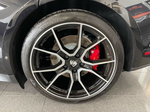 Used 2025 Porsche Taycan 4S AWD/4WD image 21