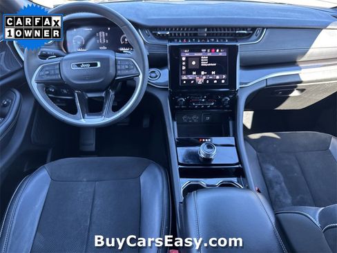 Used 2023 Jeep Grand Cherokee Altitude image 9