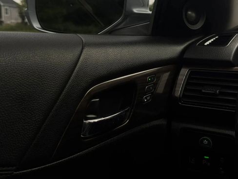 Used 2017 Honda Accord Touring image 28