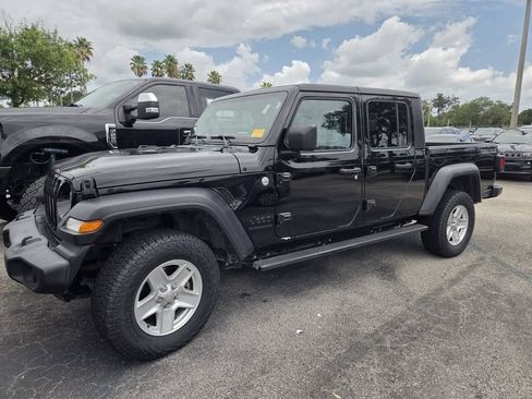 Used 2020 Jeep Gladiator Sport w/ Quick Order Package 24S AWD/4WD image 3
