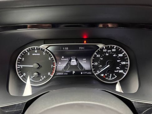 Used 2025 Nissan Pathfinder SL AWD/4WD image 17