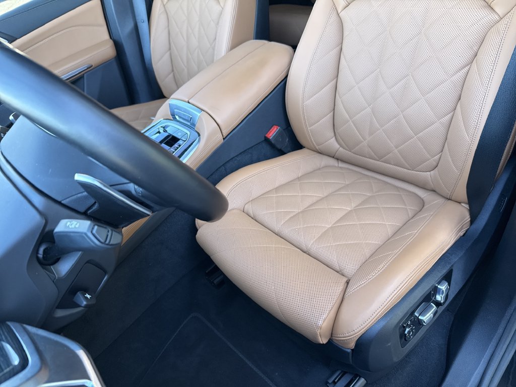 Used 2024 BMW X7 xDrive40i w/ Executive Package AWD/4WD image 10
