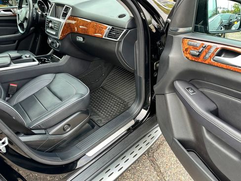 Used 2012 Mercedes-Benz ML 550 4MATIC image 19
