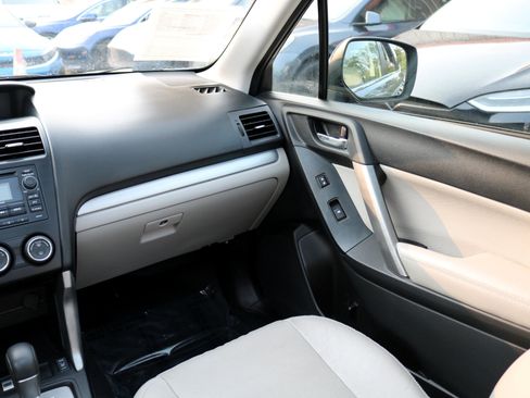 Used 2014 Subaru Forester 2.5i Limited image 31