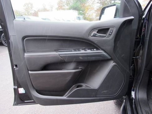 Used 2022 GMC Canyon AT4 image 8