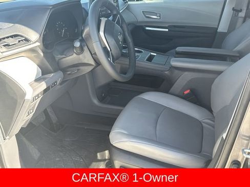 Certified 2024 Toyota Sienna XLE w/ XLE Plus Package FWD image 5