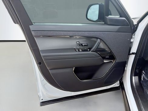 Used 2024 Land Rover Range Rover Sport Dynamic SE image 23