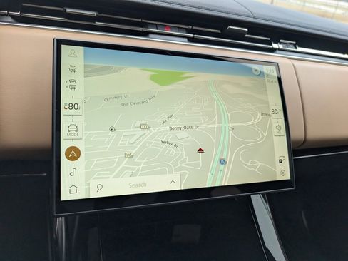 Used 2024 Land Rover Range Rover Sport SE image 11