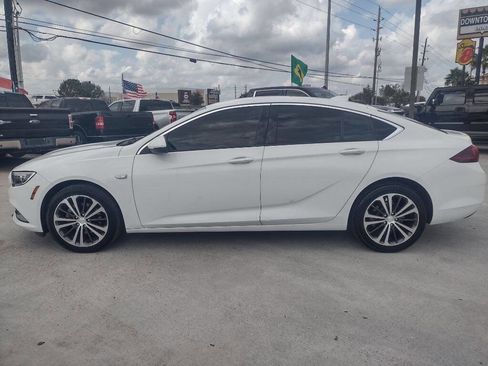 Used 2018 Buick Regal Essence image 4