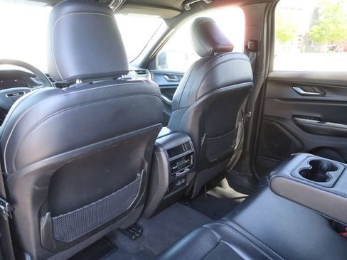 Used 2024 Jeep Grand Cherokee Altitude AWD/4WD image 18
