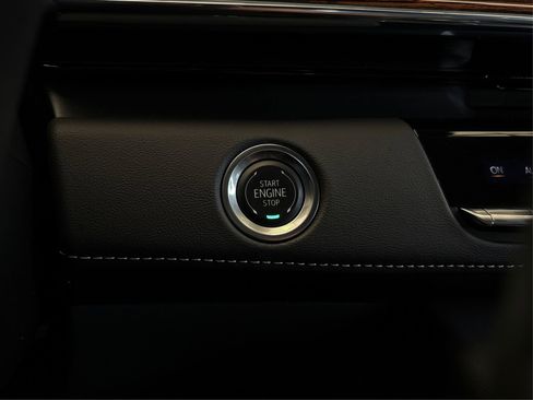 Certified 2024 Cadillac Escalade ESV Premium Luxury image 29