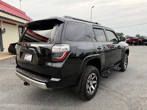 Used 2018 Toyota 4Runner TRD Off-Road image 3