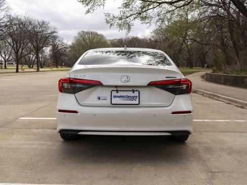 Used 2023 Honda Civic Touring image 8