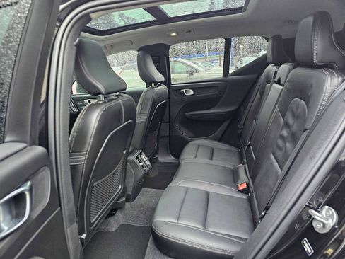 Certified 2024 Volvo XC40 B5 Plus w/ Protection Package Premier image 17