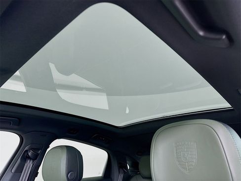 New 2026 Porsche Cayenne image 24