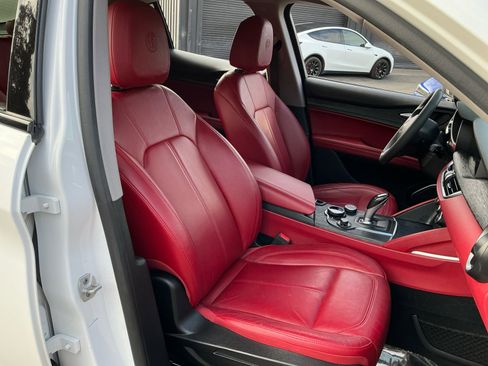 Used 2019 Alfa Romeo Stelvio w/ Nero Edizione image 22