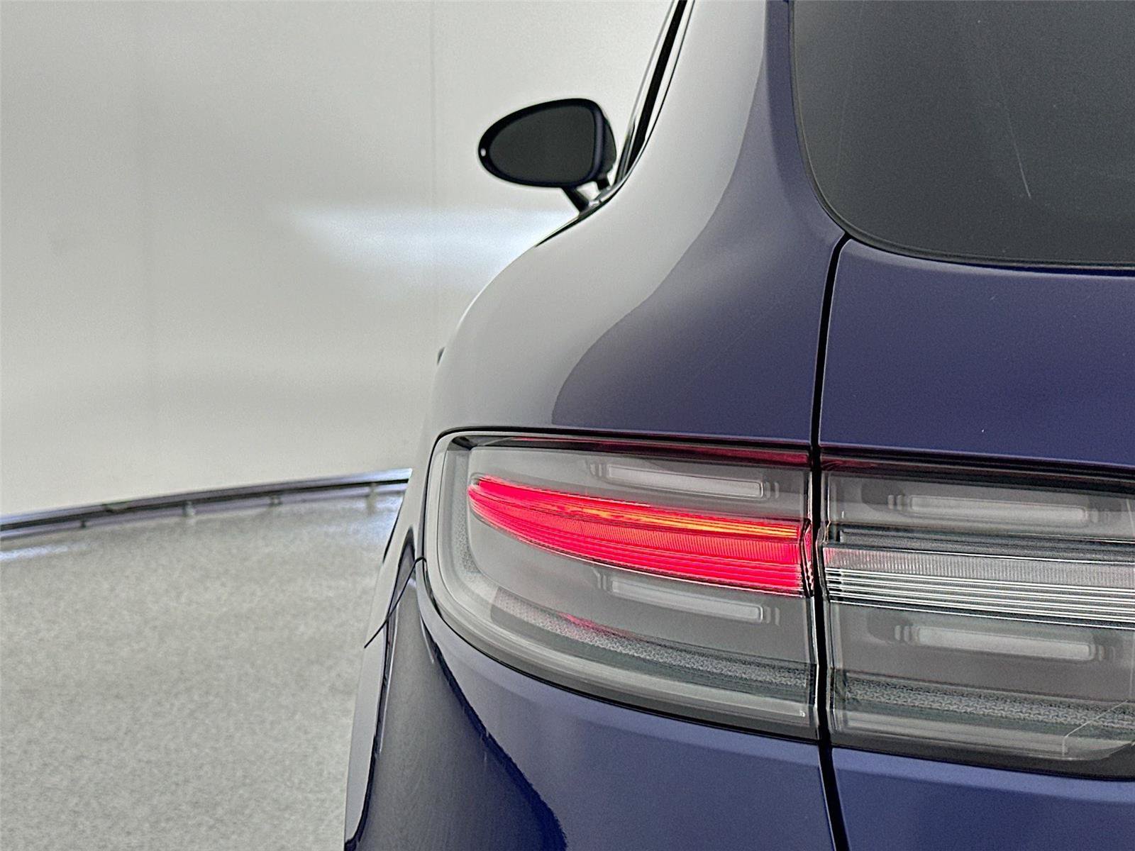 Certified 2026 Porsche Macan AWD/4WD image 16
