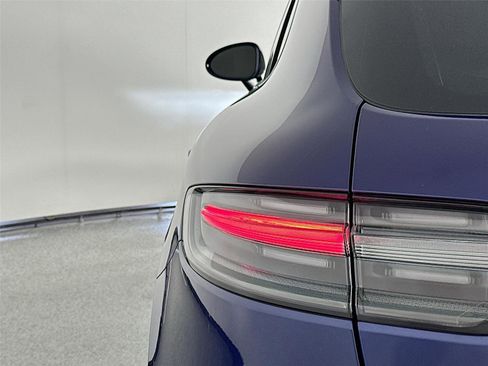 Certified 2026 Porsche Macan AWD/4WD image 16