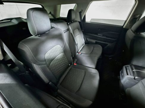 Used 2024 Nissan Pathfinder S AWD/4WD image 25