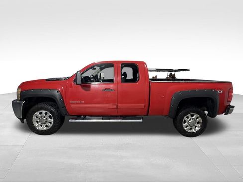 Used 2011 Chevrolet Silverado 2500 LT w/ Interior Plus Package AWD/4WD image 7