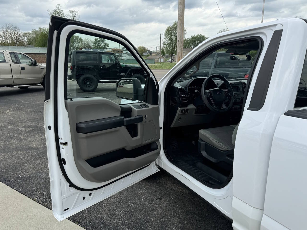 Used 2016 Ford F150 XL w/ Equipment Group 101A Mid RWD image 15