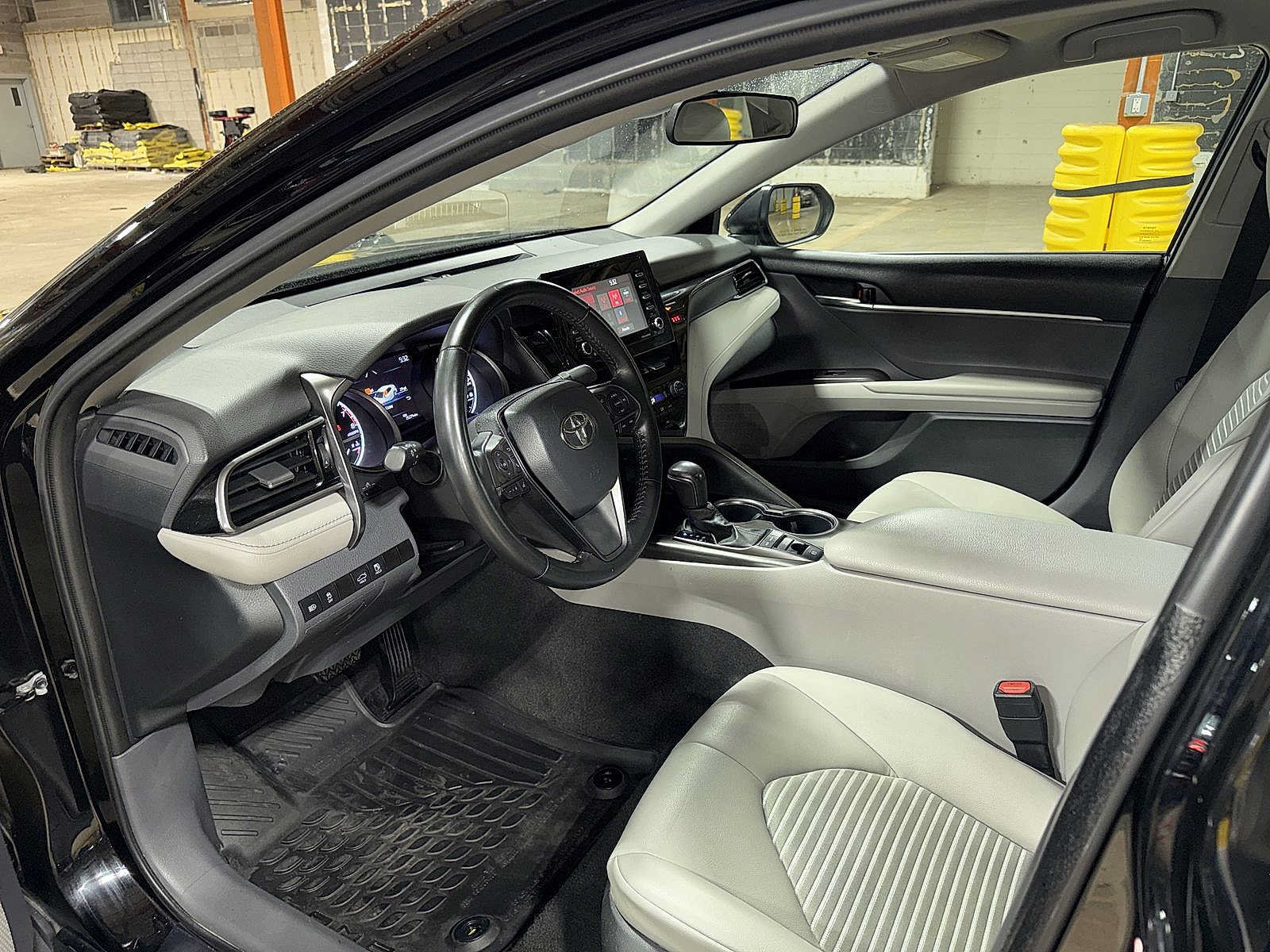 Used 2022 Toyota Camry SE AWD/4WD image 28