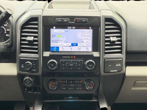 Used 2019 Ford F150 XLT w/ Equipment Group 302A Luxury AWD/4WD image 18