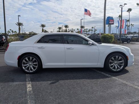 Used 2019 Chrysler 300 Limited image 3