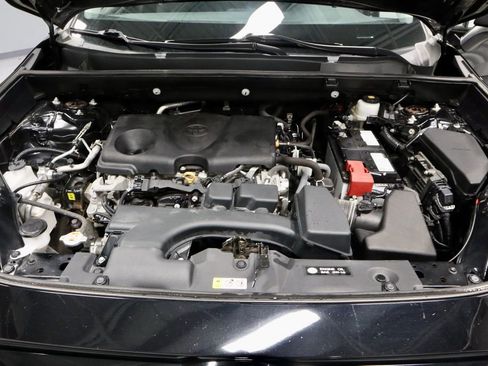 Used 2023 Toyota RAV4 LE AWD/4WD image 16