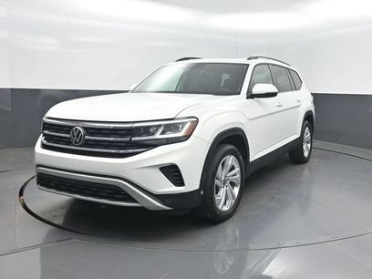 Used 2022 Volkswagen Atlas SE w/ Panoramic Sunroof Package