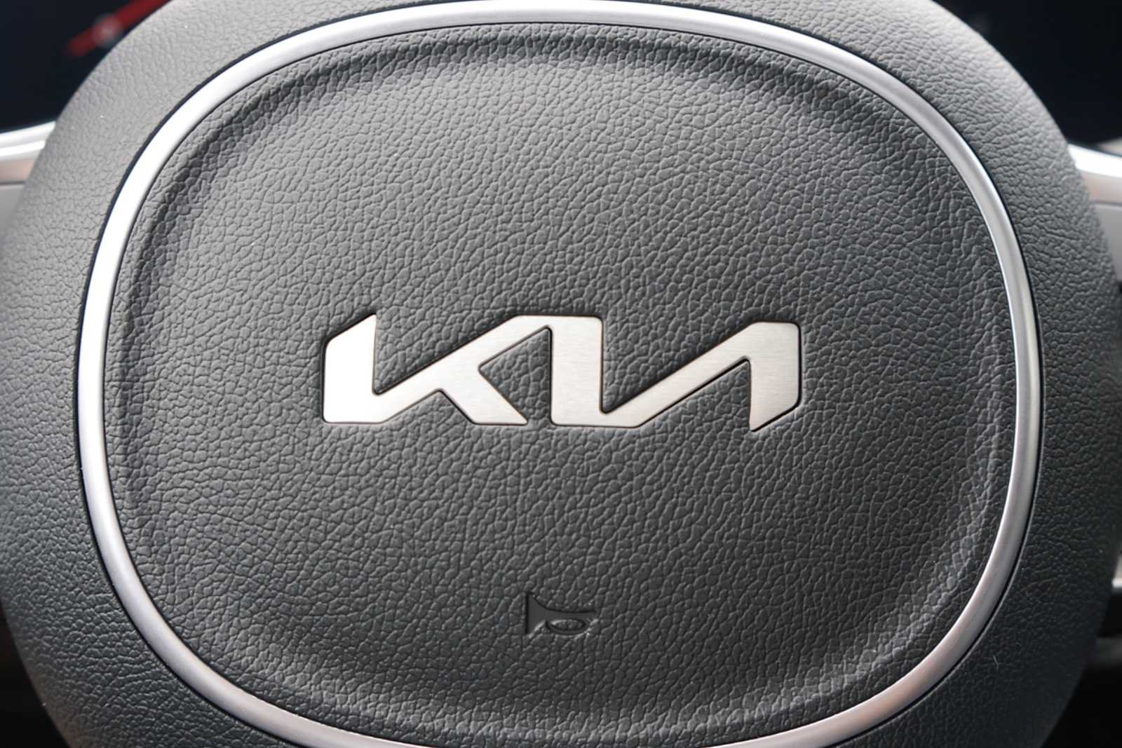 Certified 2024 Kia Sorento SX Prestige AWD/4WD image 13