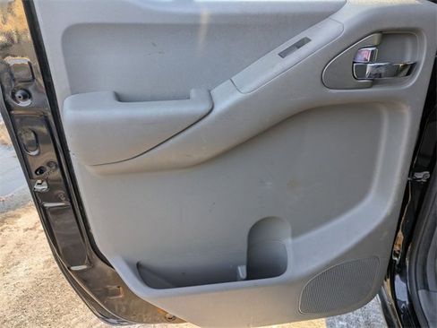 Used 2017 Nissan Frontier SV image 26