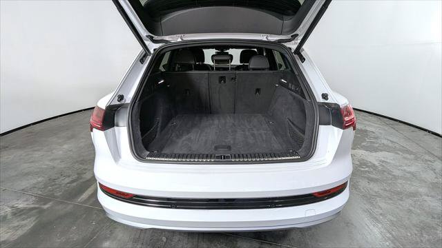 Used 2023 Audi e-tron Premium AWD/4WD image 15