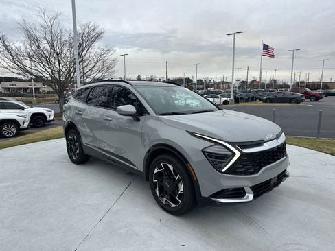 Used 2024 Kia Sportage SX image 2