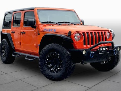 Used 2018 Jeep Wrangler Unlimited Sport S AWD/4WD image 3
