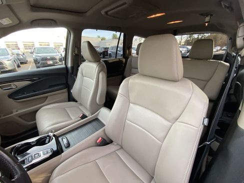 Used 2018 Honda Pilot Touring image 24