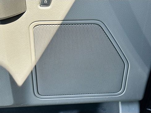 Used 2017 Ford F150 XLT image 19