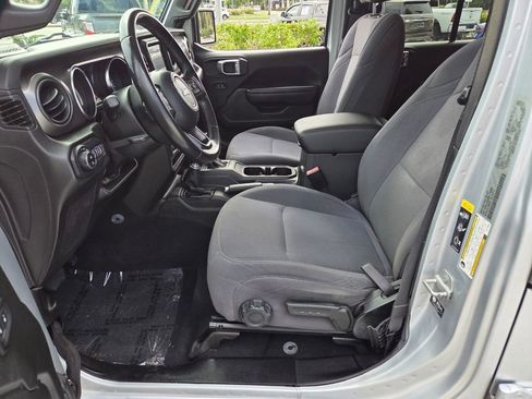 Used 2022 Jeep Gladiator Sport AWD/4WD image 9