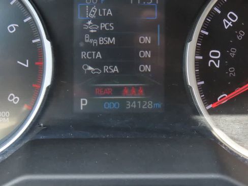 Used 2022 Toyota RAV4 LE image 24