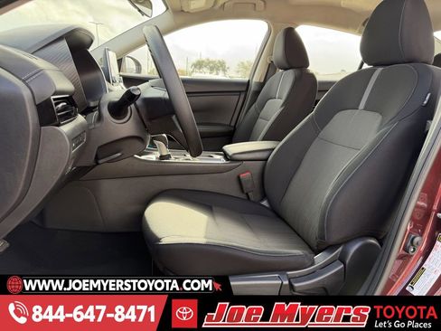 Used 2025 Nissan Sentra SV image 27