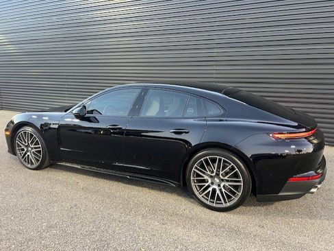 Certified 2024 Porsche Panamera 4 image 3