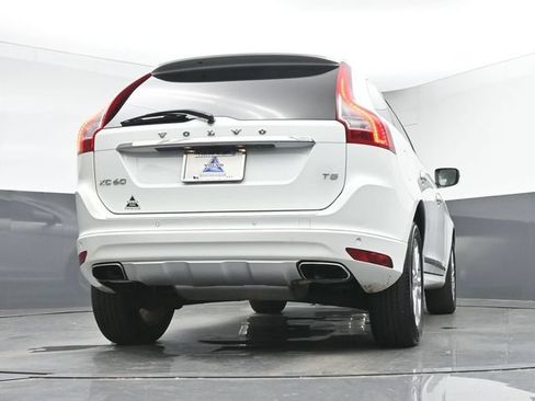 Used 2015 Volvo XC60 T5 Platinum FWD image 16