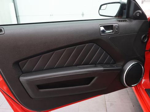 Used 2013 Ford Mustang GT Premium RWD image 33